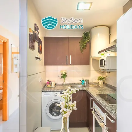 Sky Sea Holidays Apartment *