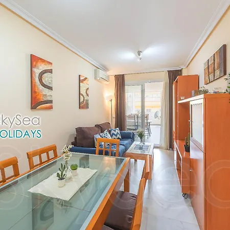 Sky Sea Holidays شقة فوينخيرولا